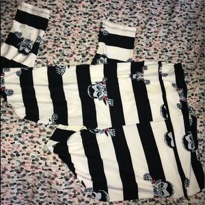 lularoe Dracula Halloween leggings!